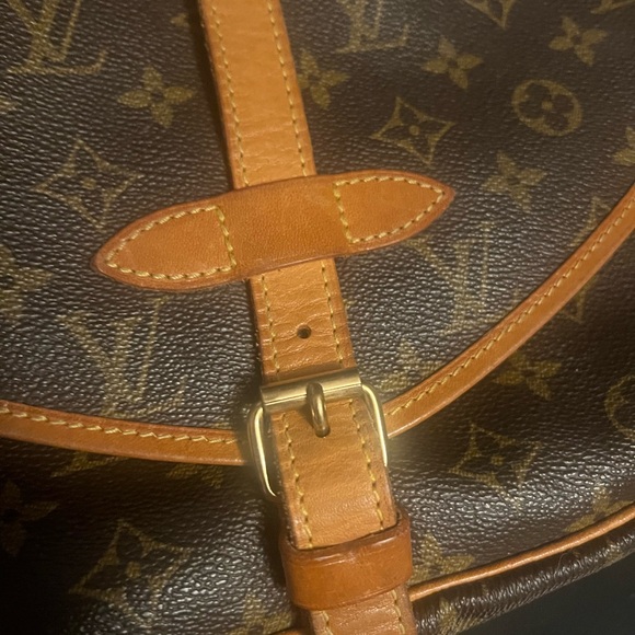 Authentic Louis Vuitton Samur 30 - Picture 6 of 8